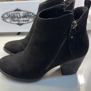 Carlos by Carlos Santana Black Heeled Ankle Boots/Booties